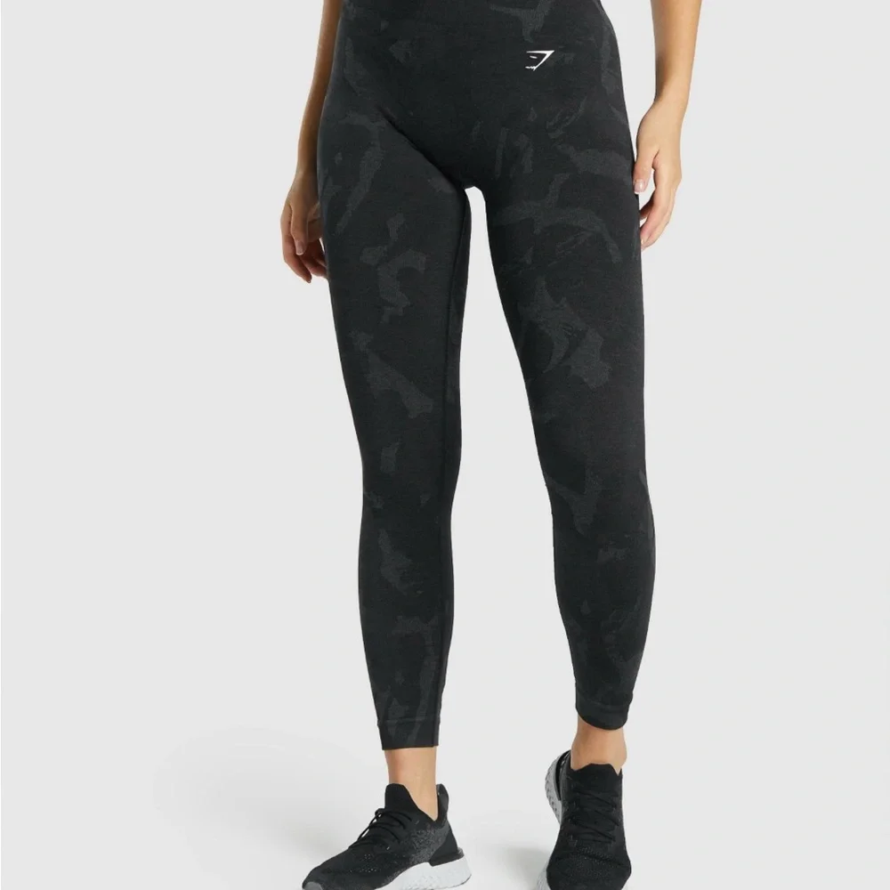 Gymshark Black Leggings Modern Camouflage Design - Picture 4 of 4
